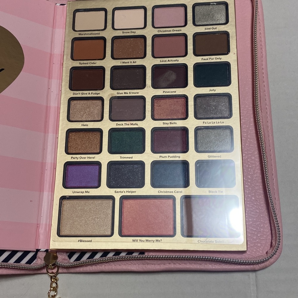 Too faced eyeshadow palette. Never been used
